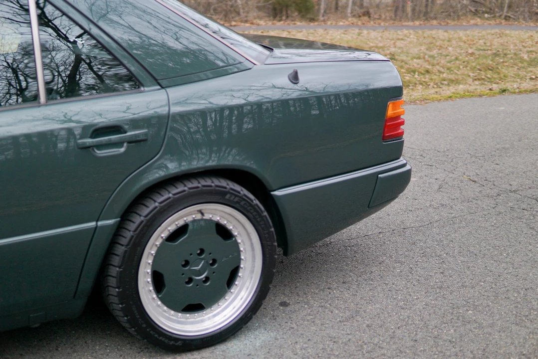 1990 Mercedes-Benz W124 E-Class - Image 30 of 31