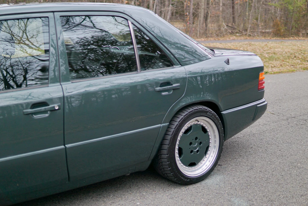 1990 Mercedes-Benz W124 E-Class - Image 25 of 31