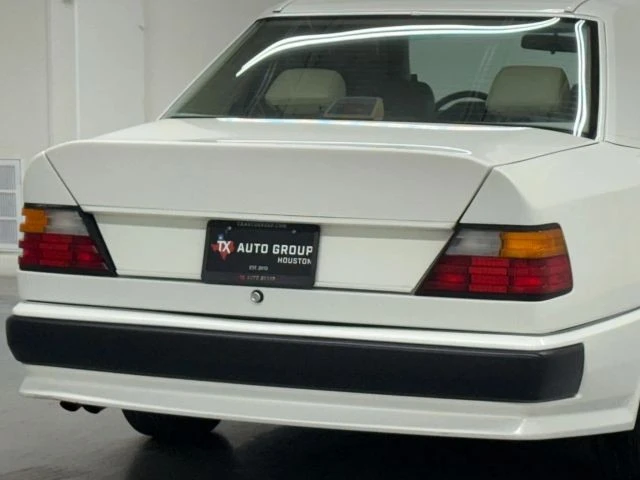 1990 Mercedes-Benz W124 E-Class - Image 13 of 21