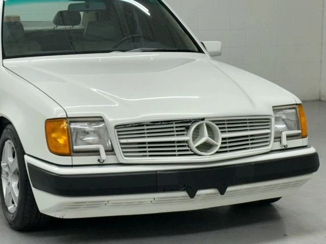 1990 Mercedes-Benz W124 E-Class - Image 10 of 21