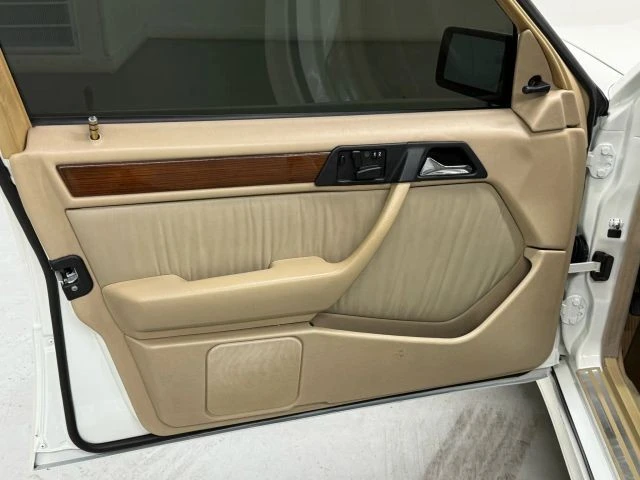 1990 Mercedes-Benz W124 E-Class - Image 20 of 21