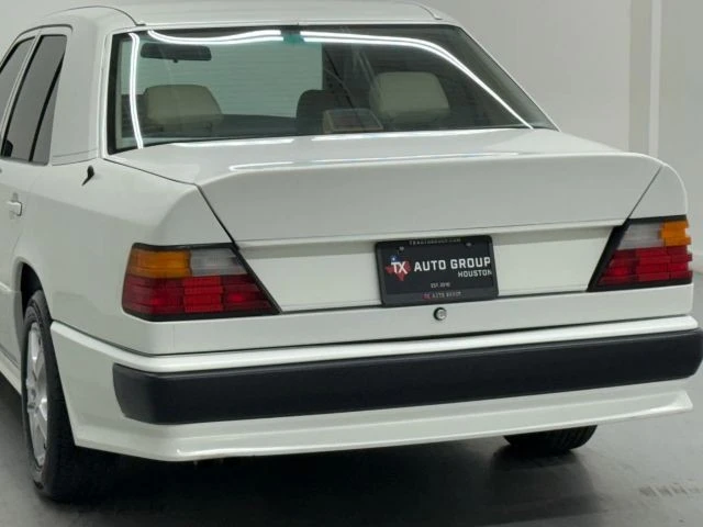 1990 Mercedes-Benz W124 E-Class - Image 14 of 21