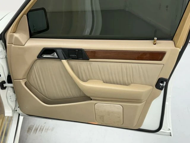 1990 Mercedes-Benz W124 E-Class - Image 19 of 21