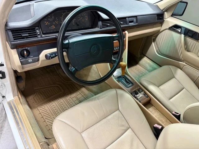 1990 Mercedes-Benz W124 E-Class - Image 15 of 21
