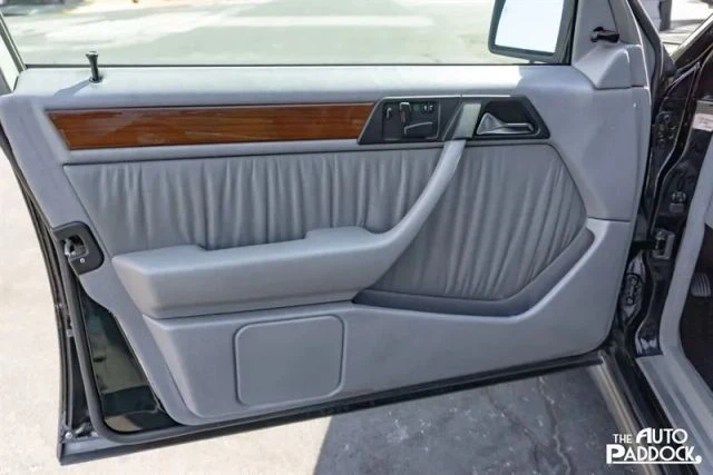 1990 Mercedes-Benz W124 E-Class - Image 17 of 21