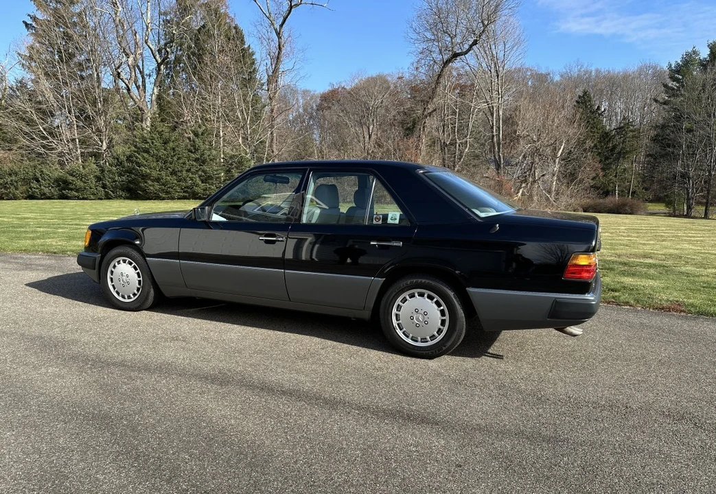 1990 Mercedes-Benz W124 E-Class - Image 28 of 31