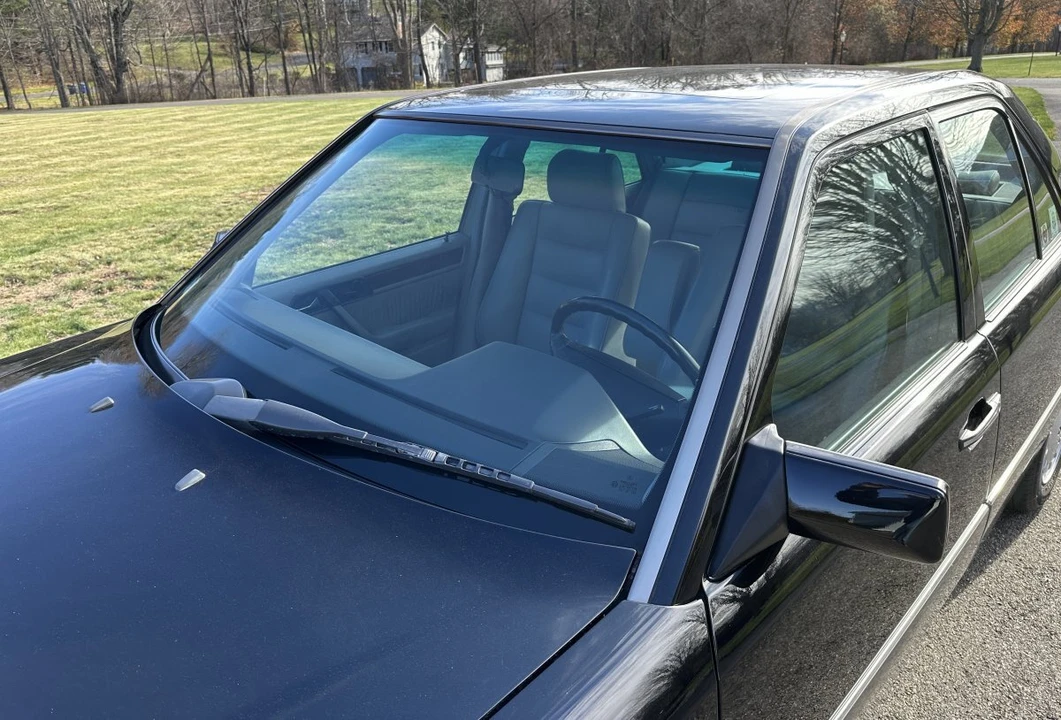 1990 Mercedes-Benz W124 E-Class - Image 29 of 31