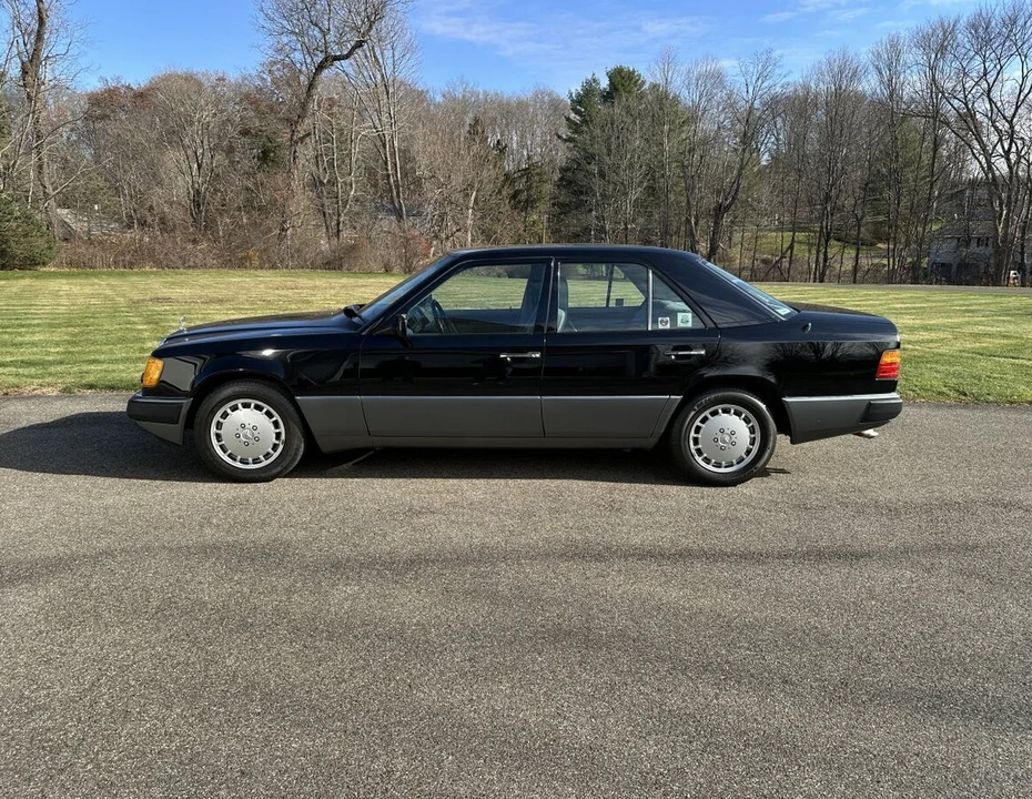 1990 Mercedes-Benz W124 E-Class - Image 27 of 31
