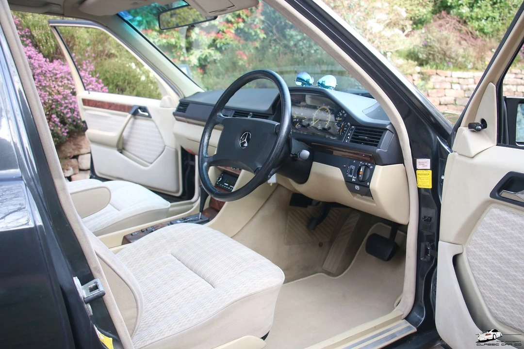 1990 Mercedes-Benz W124 E-Class - Image 30 of 30
