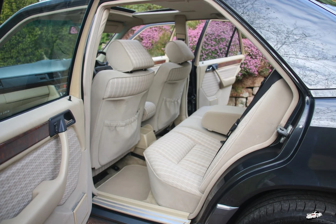 1990 Mercedes-Benz W124 E-Class - Image 23 of 30