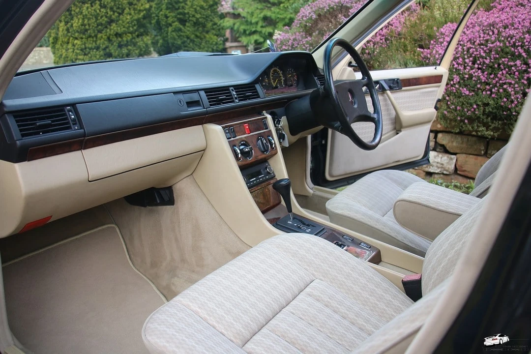 1990 Mercedes-Benz W124 E-Class - Image 19 of 30
