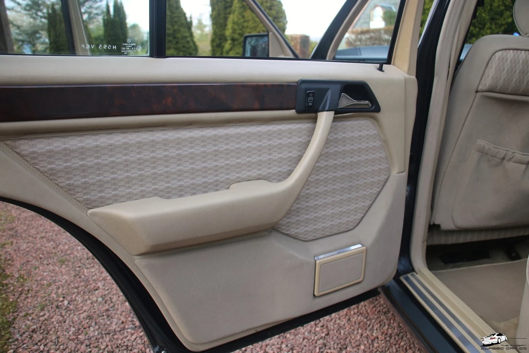 1990 Mercedes-Benz W124 E-Class - Image 28 of 30