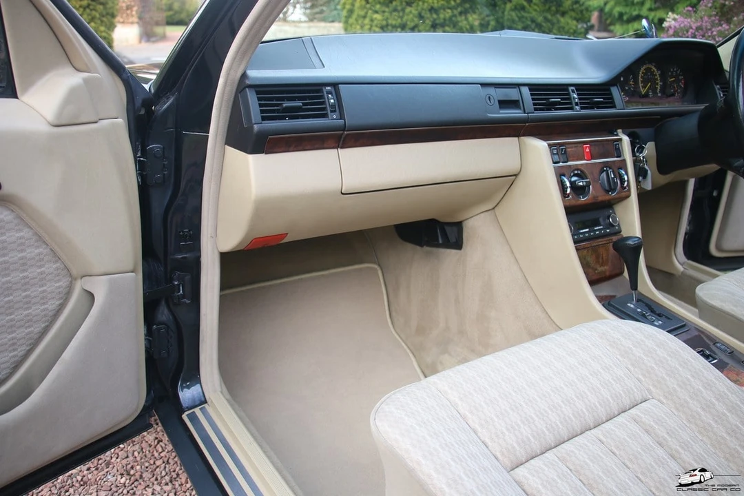 1990 Mercedes-Benz W124 E-Class - Image 21 of 30