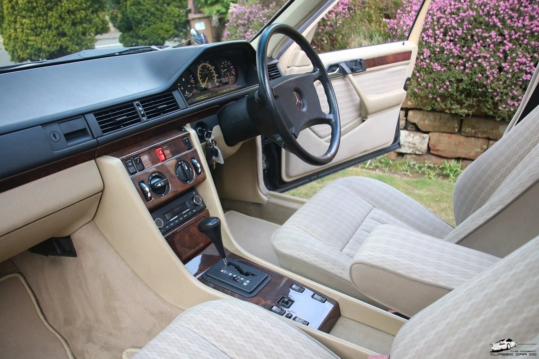 1990 Mercedes-Benz W124 E-Class - Image 20 of 30