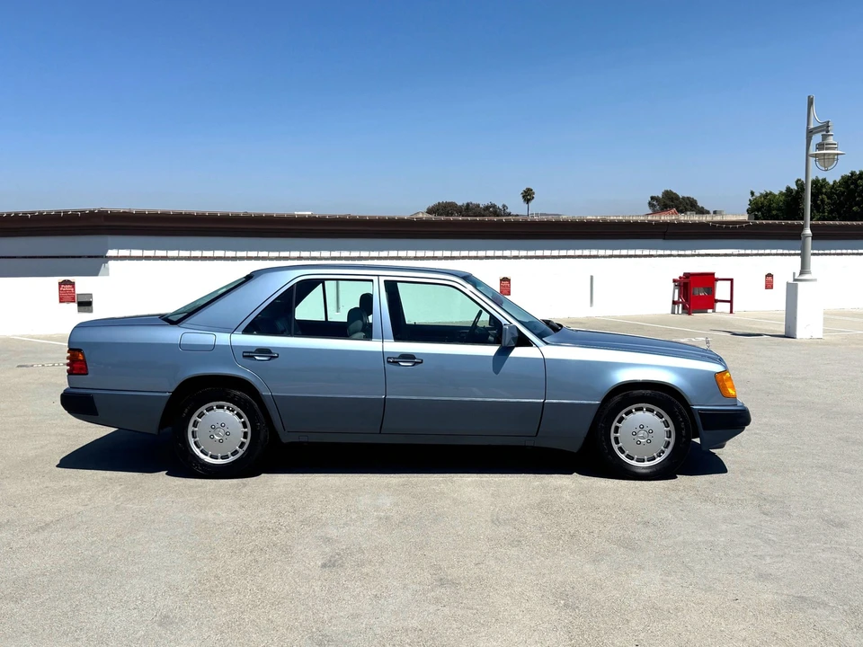 1990 Mercedes-Benz W124 E-Class - Image 8 of 31