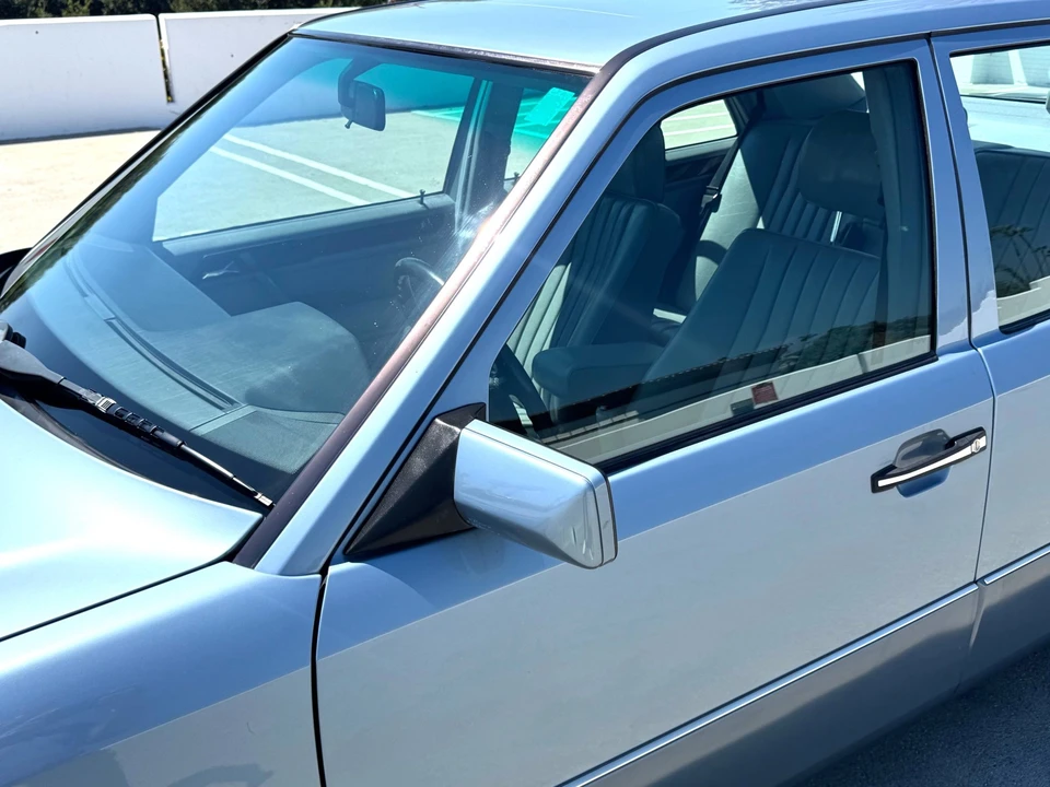 1990 Mercedes-Benz W124 E-Class - Image 25 of 31