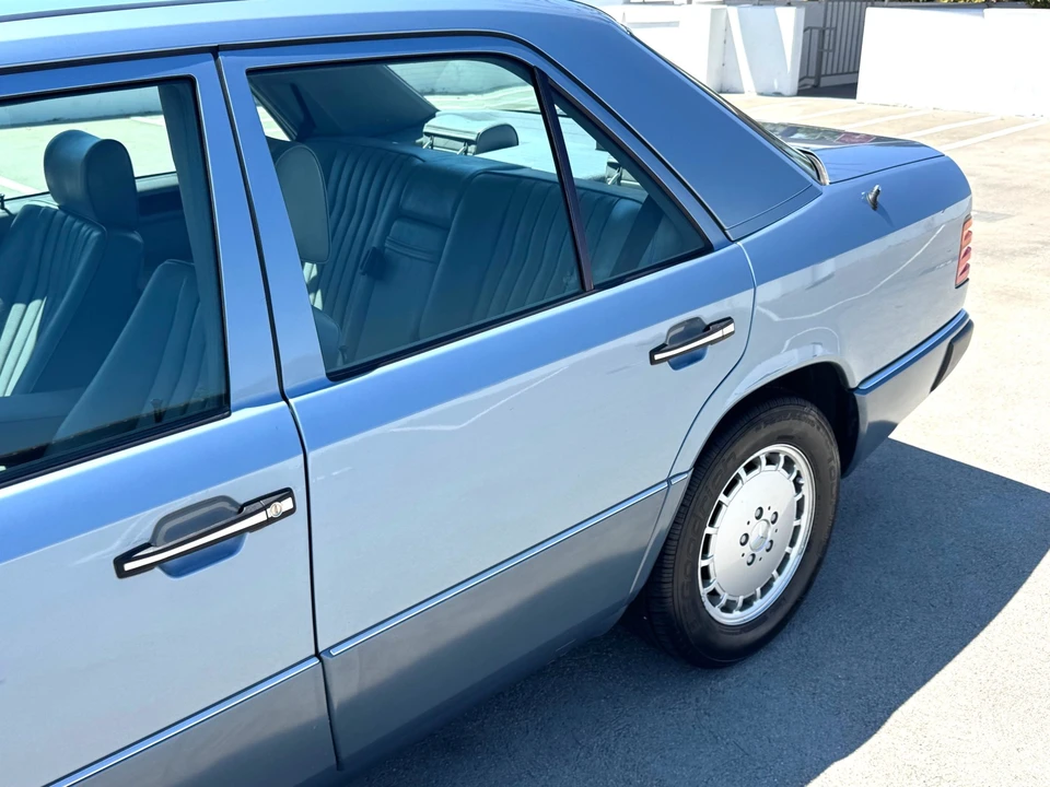 1990 Mercedes-Benz W124 E-Class - Image 27 of 31