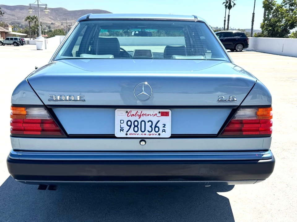 1990 Mercedes-Benz W124 E-Class - Image 10 of 31