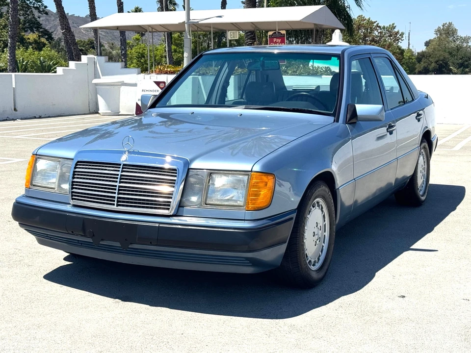 1990 Mercedes-Benz W124 E-Class - Image 17 of 31