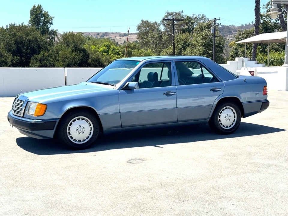 1990 Mercedes-Benz W124 E-Class - Image 14 of 31