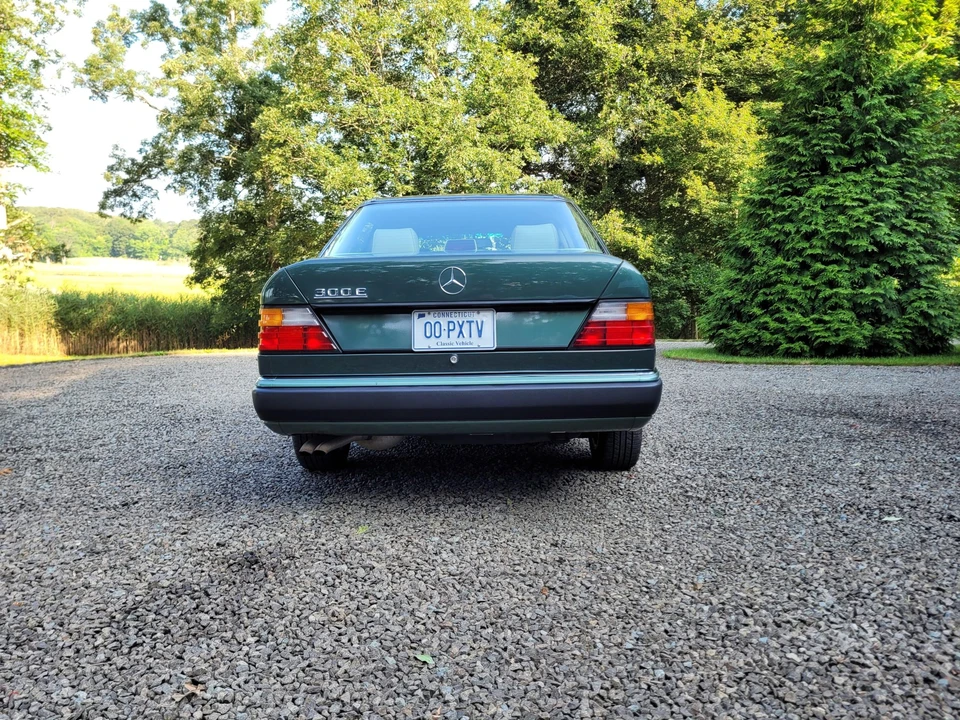 1990 Mercedes-Benz W124 E-Class - Image 27 of 31
