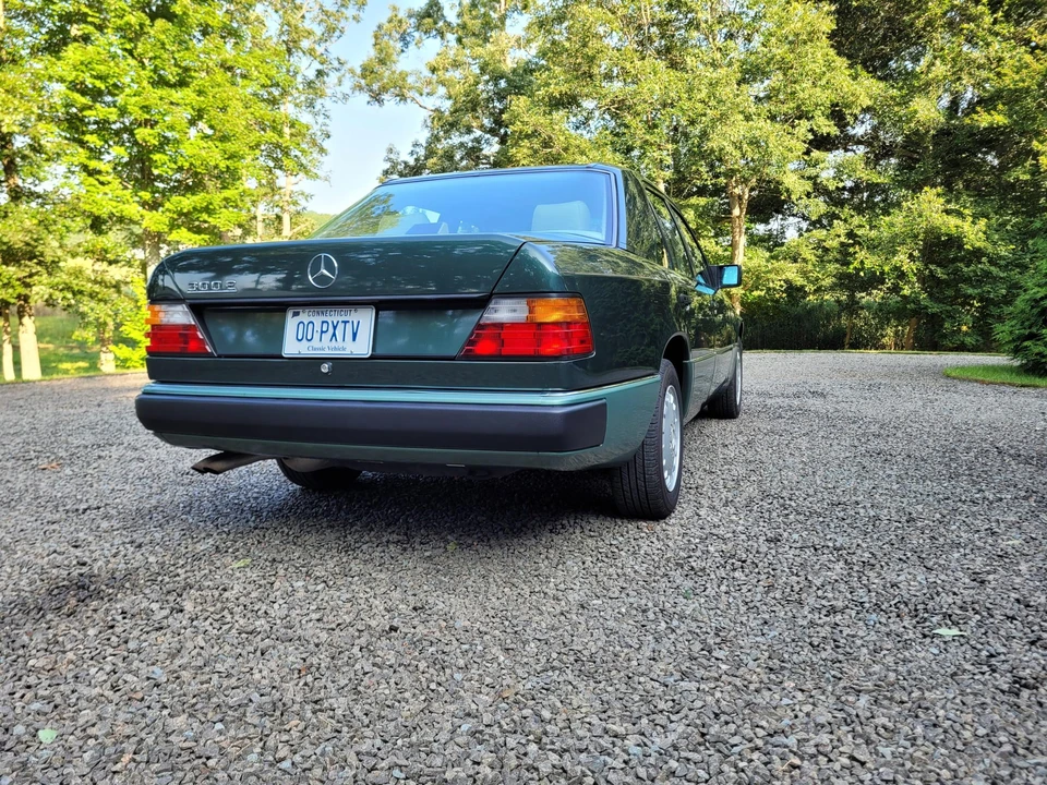 1990 Mercedes-Benz W124 E-Class - Image 29 of 31