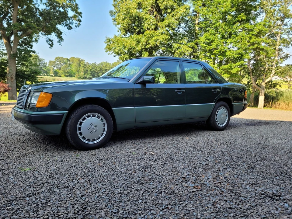 1990 Mercedes-Benz W124 E-Class - Image 23 of 31