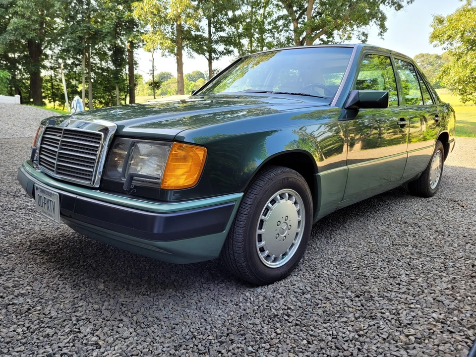 1990 Mercedes-Benz W124 E-Class - Image 16 of 31