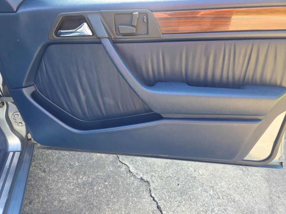 1990 Mercedes-Benz W124 E-Class - Image 15 of 19