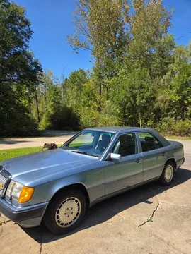 1990 Mercedes-Benz 300E