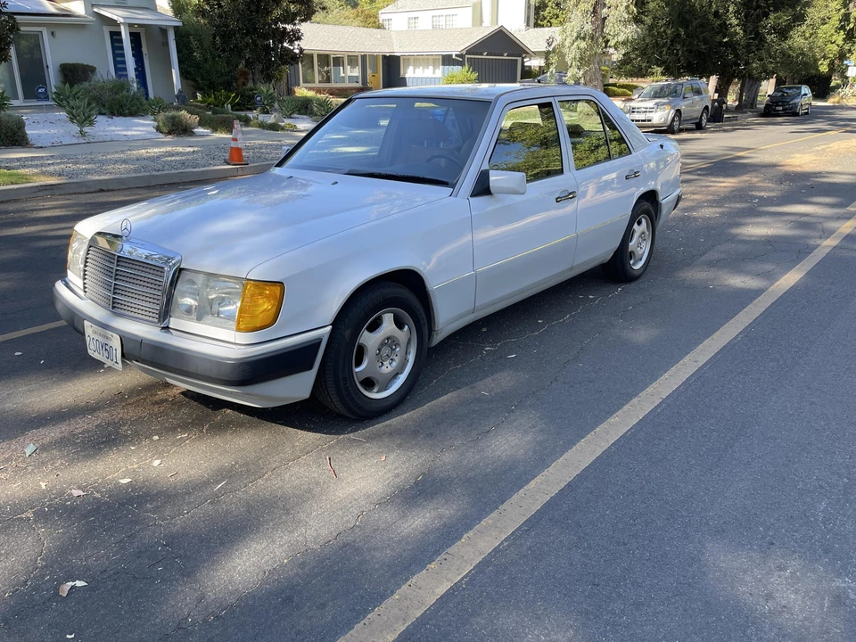 1990 Mercedes-Benz W124 E-Class - Image 3 of 31