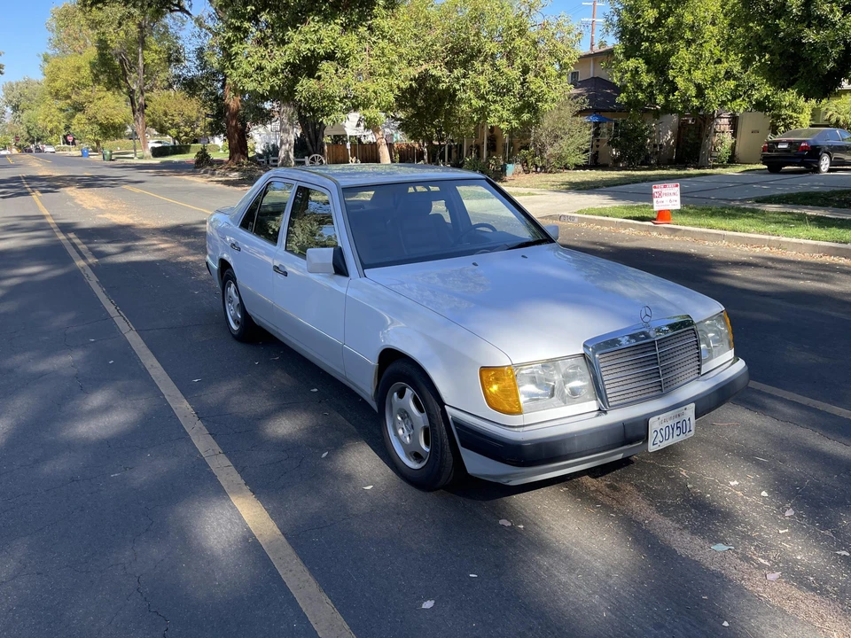 1990 Mercedes-Benz W124 E-Class - Image 8 of 31