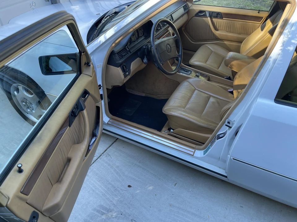 1990 Mercedes-Benz W124 E-Class - Image 17 of 31