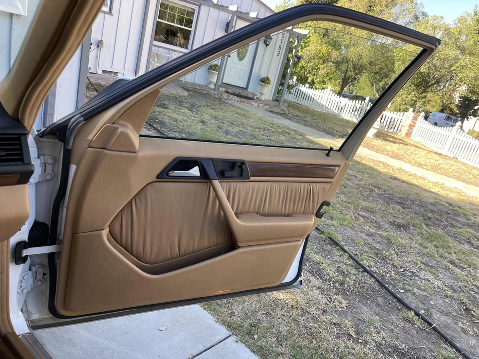 1990 Mercedes-Benz W124 E-Class - Image 21 of 31