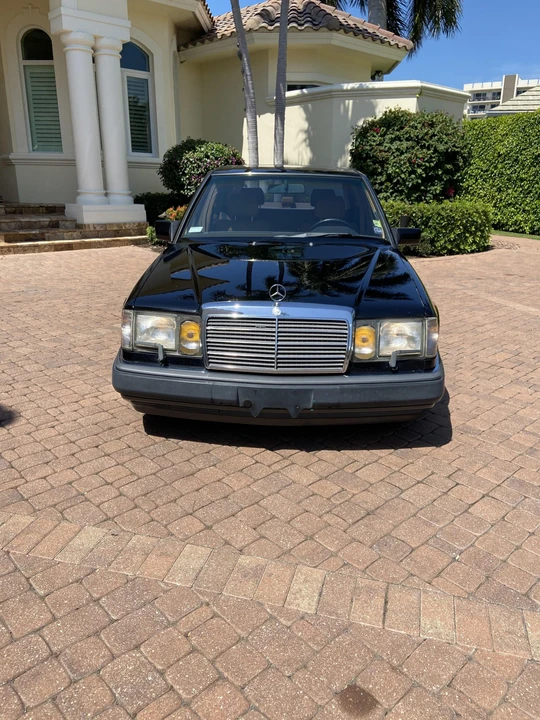 1990 Mercedes-Benz W124 E-Class - Image 13 of 31