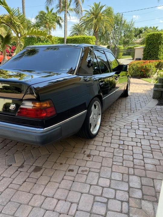 1990 Mercedes-Benz W124 E-Class - Image 8 of 31