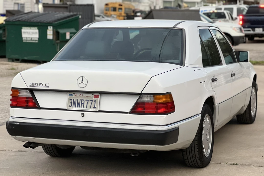 1990 Mercedes-Benz W124 E-Class - Image 4 of 31