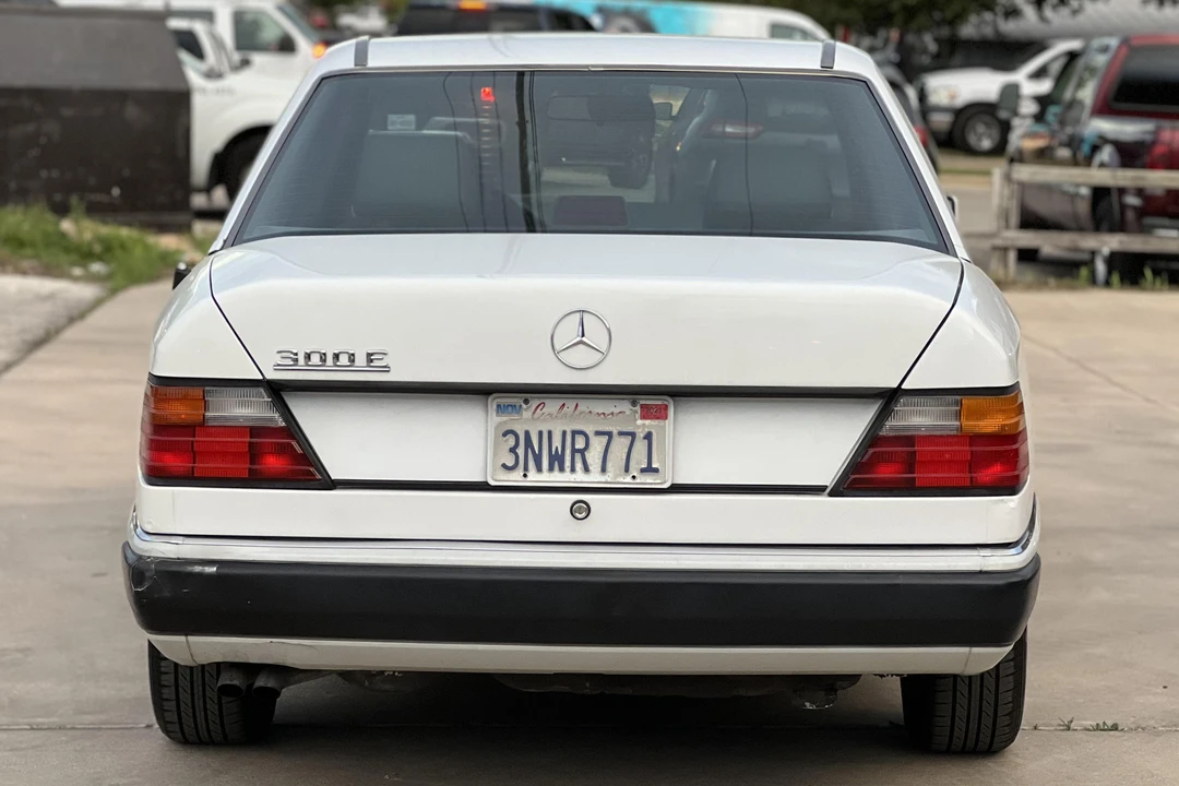 1990 Mercedes-Benz W124 E-Class - Image 5 of 31