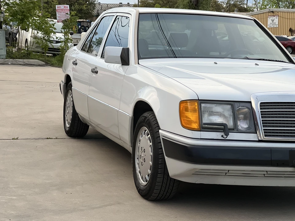 1990 Mercedes-Benz W124 E-Class - Image 26 of 31