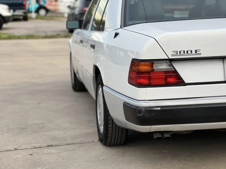 1990 Mercedes-Benz W124 E-Class - Image 21 of 31