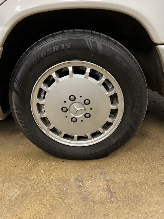 1990 Mercedes-Benz W124 E-Class - Image 31 of 31