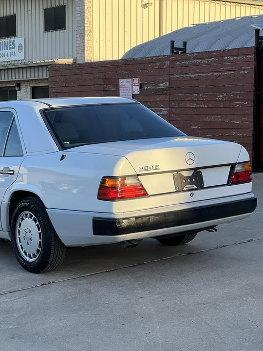 1990 Mercedes-Benz W124 E-Class - Image 20 of 31