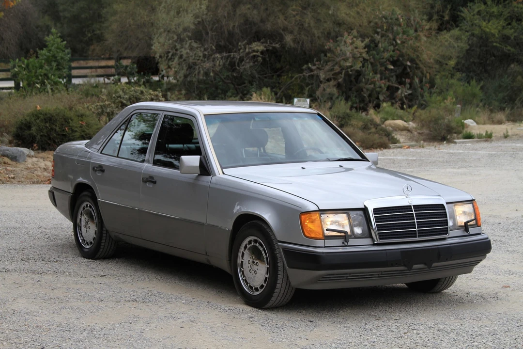 1990 Mercedes-Benz W124 E-Class - Image 25 of 31
