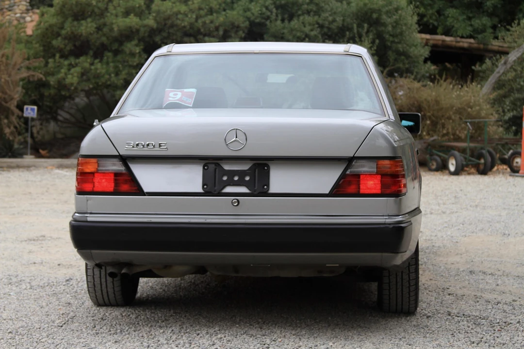 1990 Mercedes-Benz W124 E-Class - Image 19 of 31