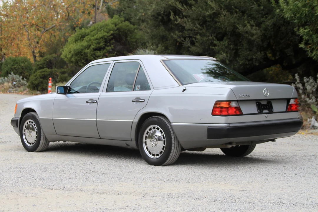 1990 Mercedes-Benz W124 E-Class - Image 14 of 31