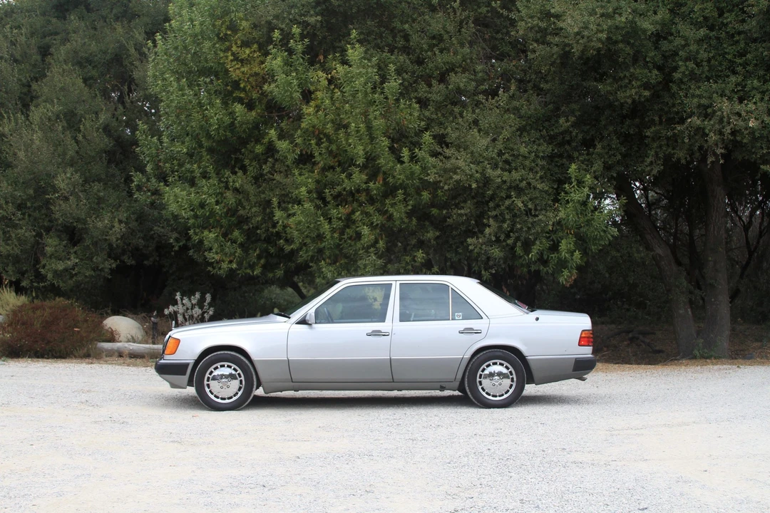1990 Mercedes-Benz W124 E-Class - Image 7 of 31
