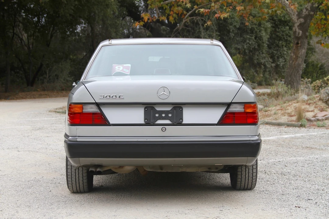 1990 Mercedes-Benz W124 E-Class - Image 15 of 31
