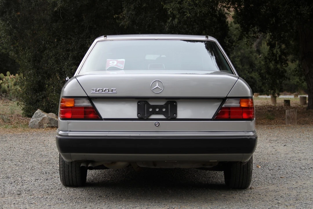 1990 Mercedes-Benz W124 E-Class - Image 18 of 31