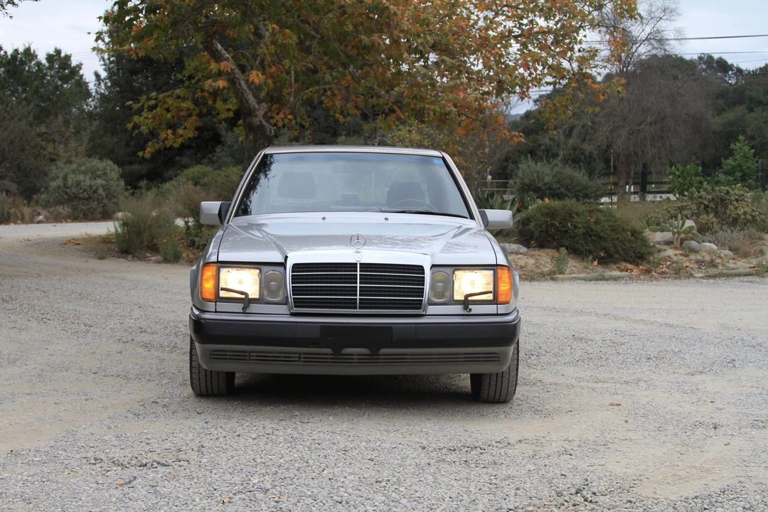 1990 Mercedes-Benz W124 E-Class - Image 26 of 31