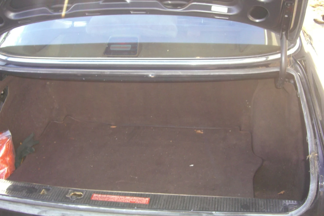 1990 Mercedes-Benz W124 E-Class - Image 10 of 21
